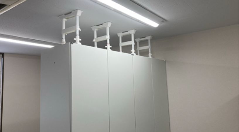 転倒防止伸縮棒の設置